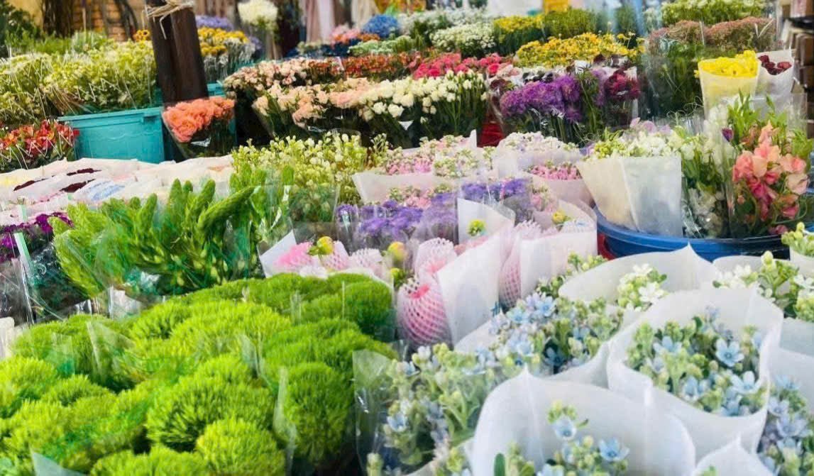 Khám Phá "Thiên Đường" Shop Hoa Tươi Chợ Hồ Thị Kỷ - Hoa Sài Gòn
