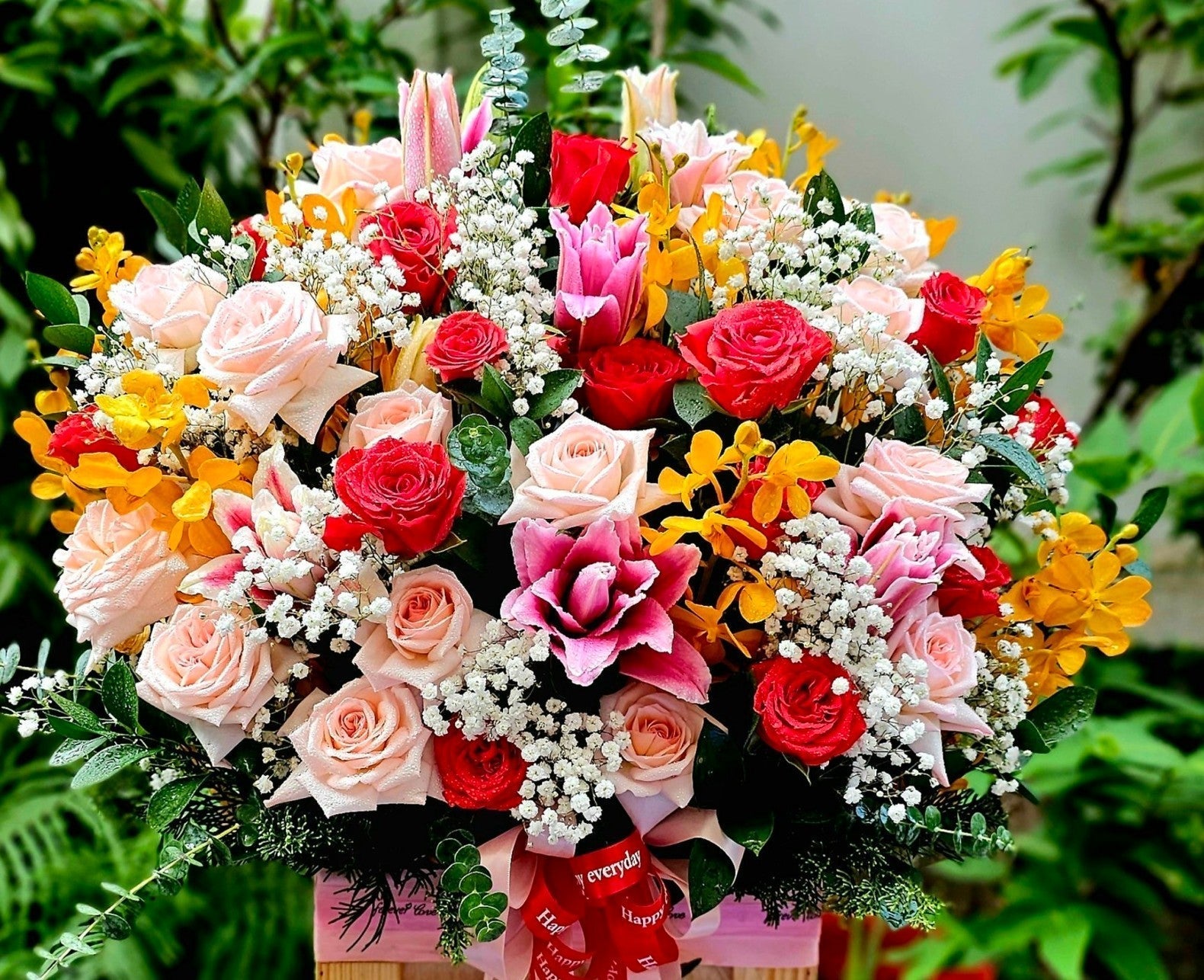 Lẵng hoa chúc mừng đẹp – Phân loại & Cách chọn